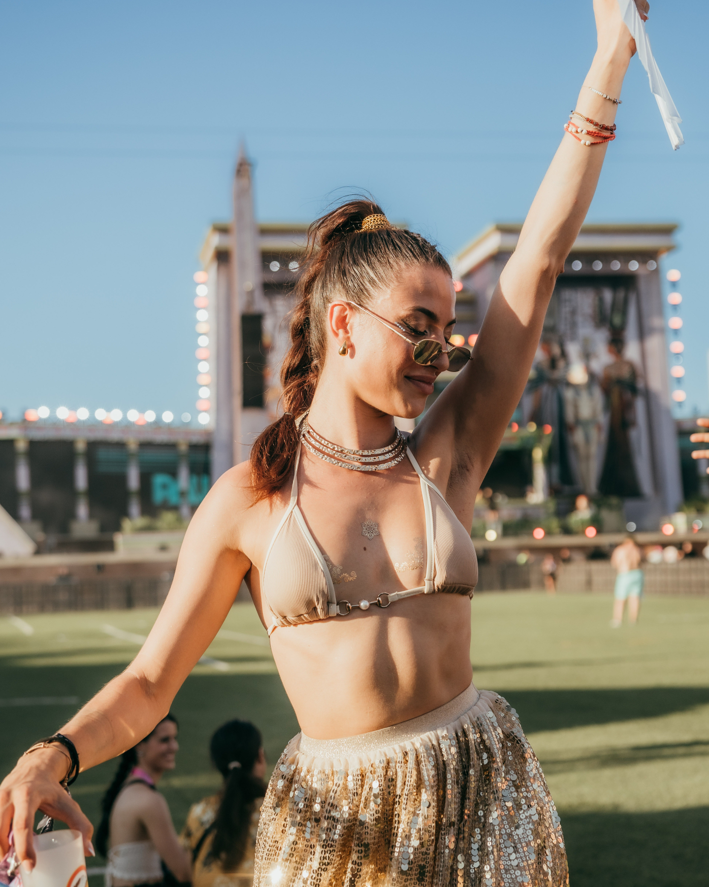 N - Ropa de festival