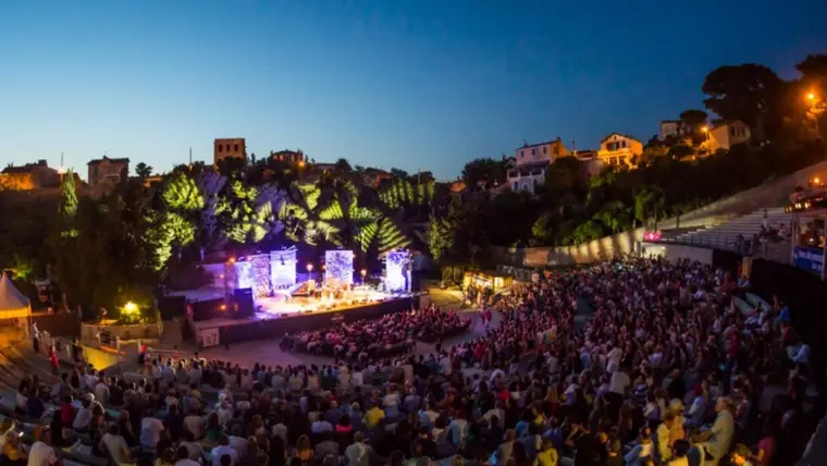 Los mejores lugares para fiesta techno en Marsella 5 Les meilleurs lieux de soirée techno à Marseille - Borderline soirée techno marseille - Tenue de festival